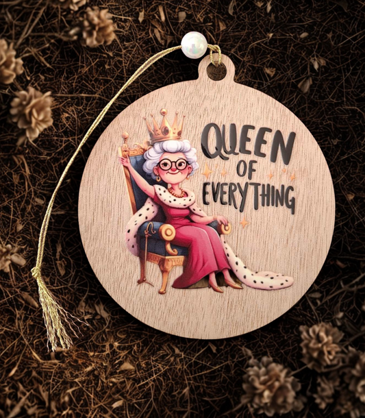 Queen of everything small hanging sign