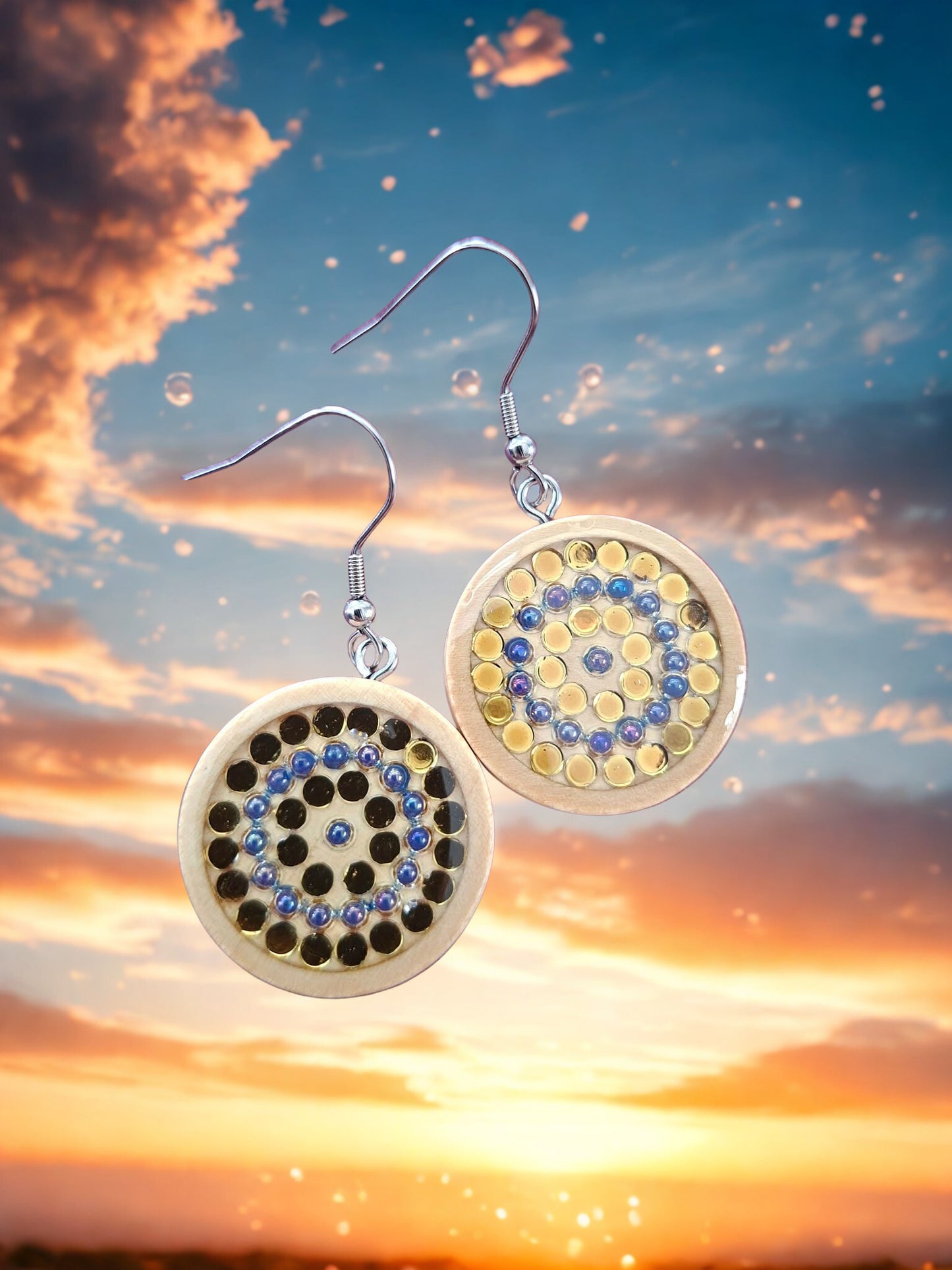 Wood and resin "bubble" earrings -blue and gold